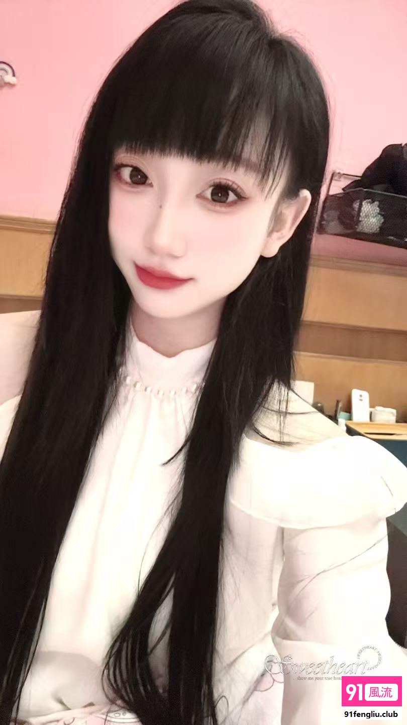 长的像景甜的大眼美女